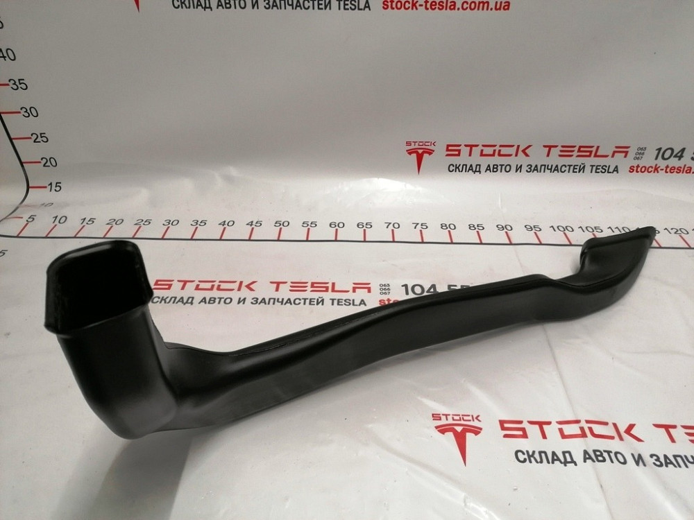Воздуховод обогрева 2-го ряда сидений правый Tesla model X 1064062-00-A Киев - изображение 1