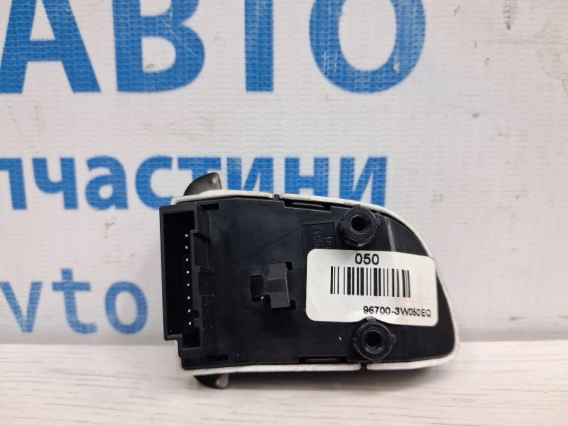 Кнопки руля Kia Sportage SL 1.7 DIESEL D4FD 2010 (б/у) Киев - изображение 2