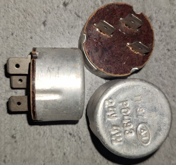 Реле ручника 24В РС 493 Сумы - изображение 1