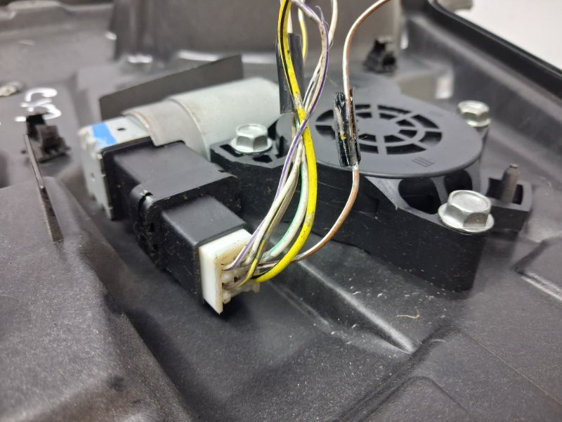 Стеклоподъемник задний правый Mazda CX 7 ER 2.3 БЕНЗИН 	L3VDT 2006 (б/у) Київ - зображення 4