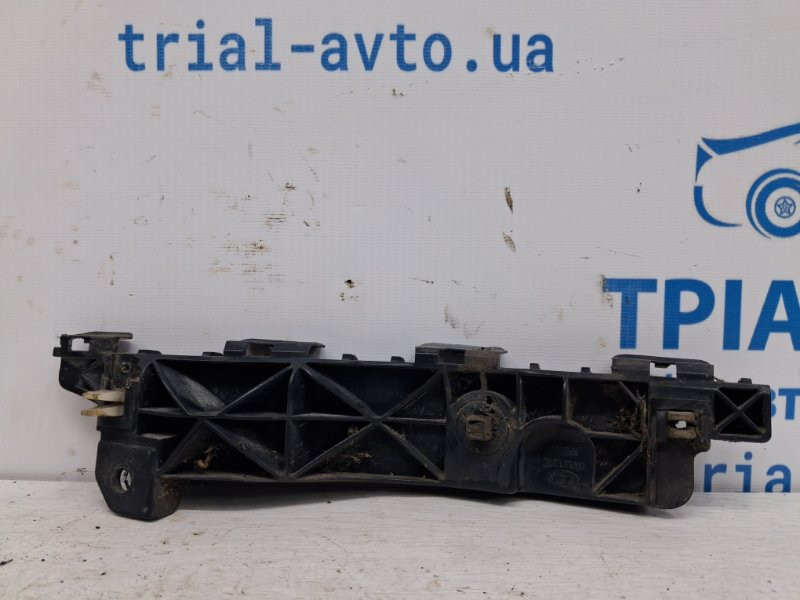 Кронштейн бампера передний правый Hyundai IX35 LM 1.7 DIESEL D4FD 2009 (б/у) Київ - зображення 3