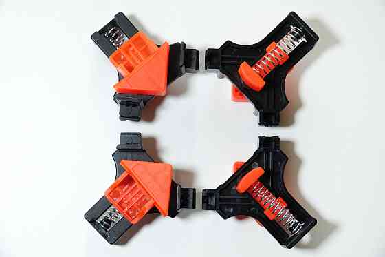 Кутовий затискач, кутова струбцина, для столярних та теслярських робіт Вишгород