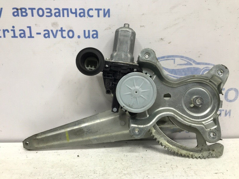 Стеклоподъемник задний левый Toyota RAV 4 A30 2.0 БЕНЗИН 1AZFE 2005 (б/у) Киев - изображение 1
