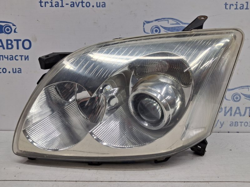 Фара левая галоген Toyota Avensis T25 1.8 БЕНЗИН 1ZZFE 2002 (б/у) Киев - изображение 1