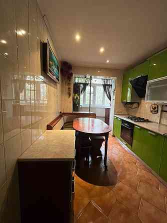 Трёшка в крыжановке 80м.кв. газ 2й этаж Одеса