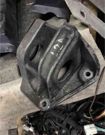 Бу кронштейн полуоси передной правой Renault Laguna 2, 8200000033 , 2.2dci Кропивницький