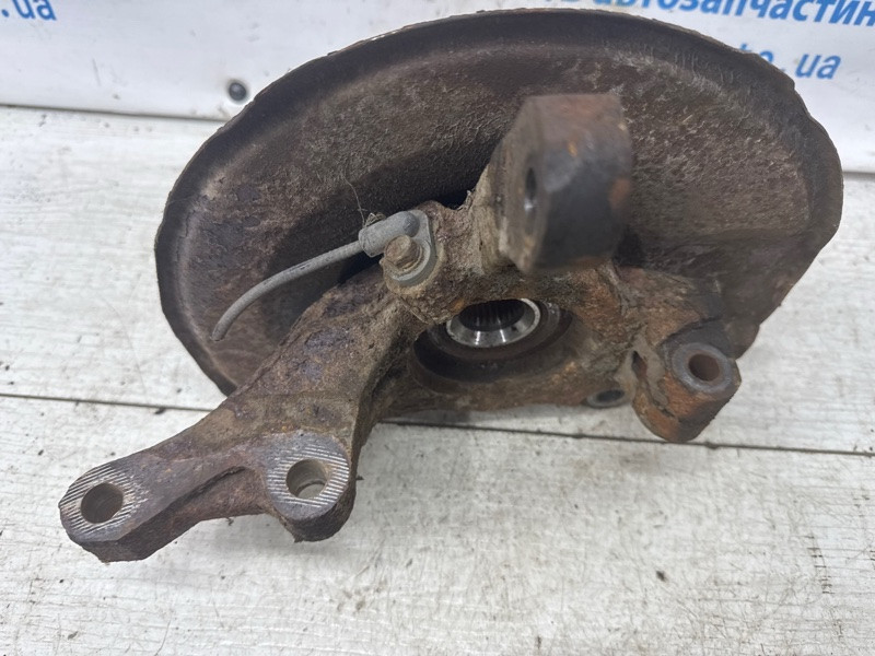 Кулак поворотный правый со ступицей Mitsubishi Outlander XL 2.4 БЕНЗИН 4B12 2007 (б/у) Киев - изображение 2