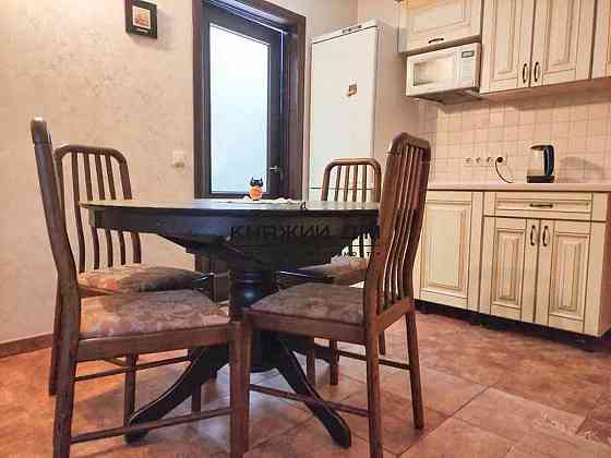 Оренда 3-кімнатної квартири біля метро Виставковий центр по вулиці Ю.Здановської, код 11203355 Київ