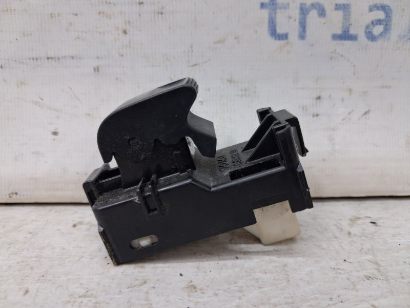 Кнопка стеклоподъемника Toyota Auris E150 1.6 БЕНЗИН 1ZRFAE 2006 (б/у) Киев - изображение 3