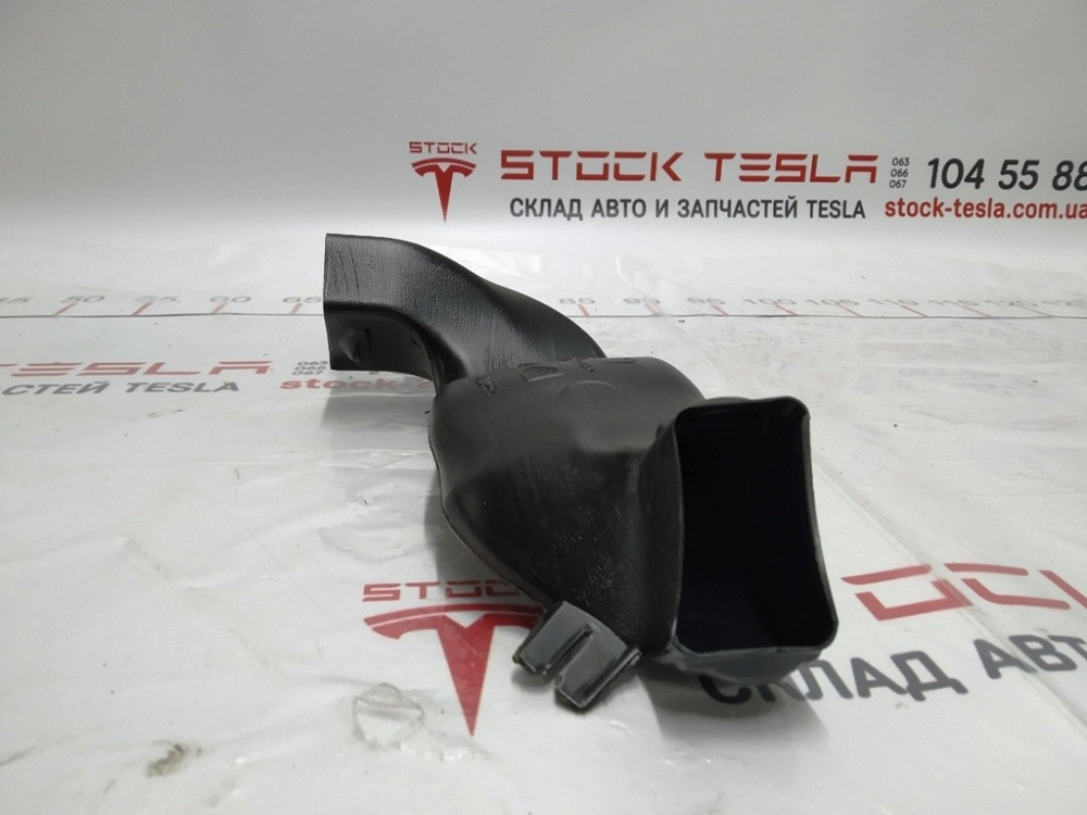 Воздуховод системы кондиционирования задний правый Tesla model X 1053896-00-B Київ - зображення 2