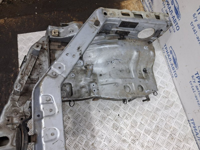 Панель передняя Kia Sorento BL 2.5 DIESEL D4CB 2002 (б/у) Київ - зображення 7