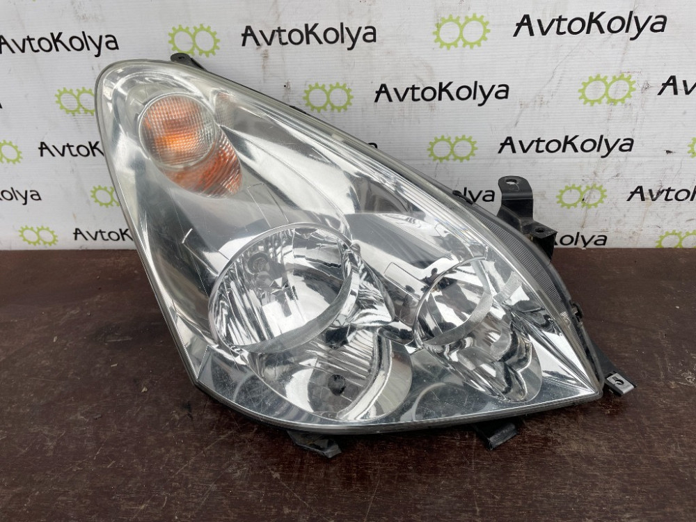 Фара правая Toyota Corolla Verso 2004-2009 Ковель - изображение 1