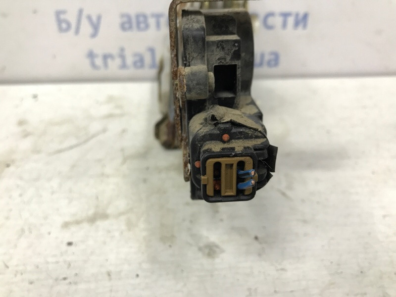 Замок двери задний правый Mitsubishi Pajero Wagon 3 3.2 ДИЗЕЛЬ 4M41 1999 (б/у) Київ - зображення 4