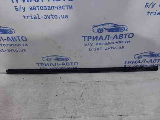 Молдинг стекла двери передний Mitsubishi Outlander CU 2.4 БЕНЗИН 4G69 2003 (б/у) Киев