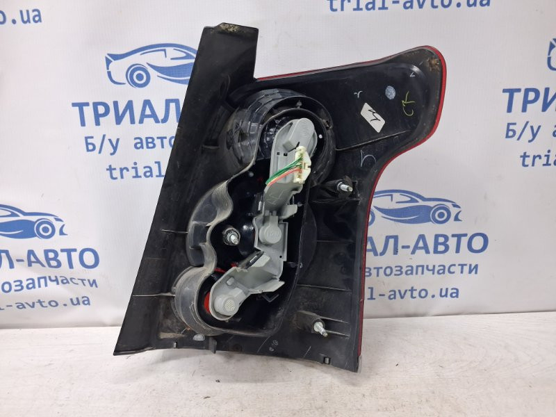 Фонарь задний внешний левый Toyota Avensis T25 2.0 DIESEL 1ADFTV 2002 (б/у) Київ - зображення 4