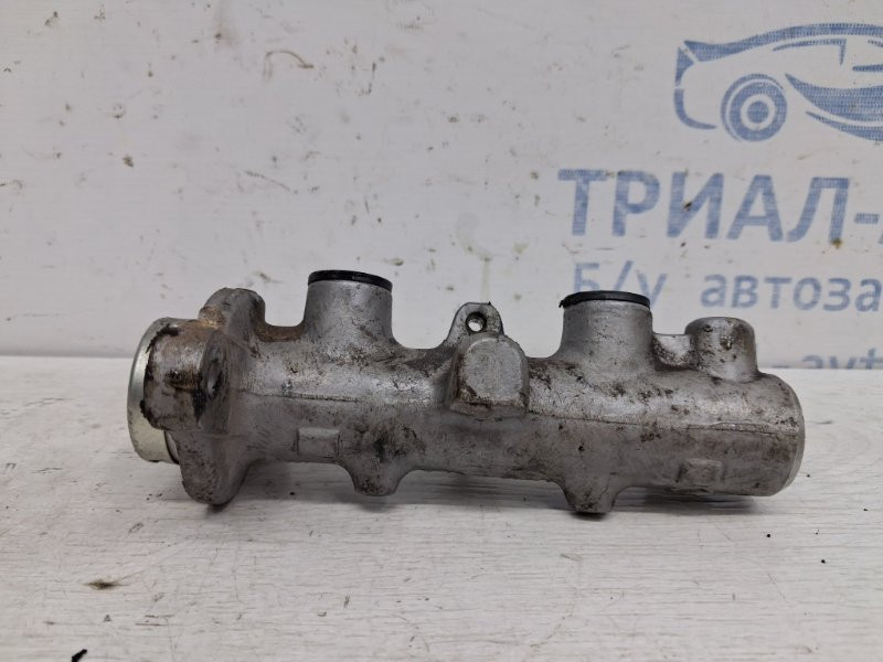 Тормозной цилиндр главный Mitsubishi L200 KB 2.5 DIESEL 4D56 2006 (б/у) Киев - изображение 1