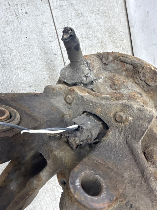 Цапфа задняя правая со ступицей Toyota Camry XV30 3.0 БЕНЗИН 1MZFE 2001 (б/у) Киев - изображение 4