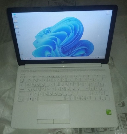 Ноутбук HP Notebook 15-da0223ur White Київ - зображення 3