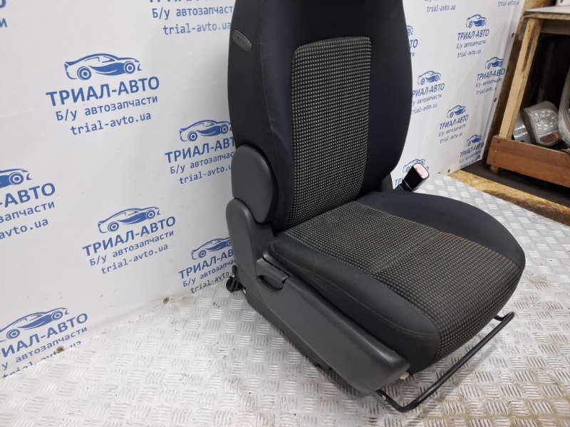 Сиденье переднее правое Chevrolet Captiva C100 2.4 БЕНЗИН Z24SED 2006 (б/у) Київ - зображення 4