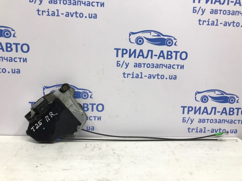 Замок двери передний правый Toyota Avensis T25 1.8 БЕНЗИН 1ZZFE 2002 (б/у) Киев - изображение 1