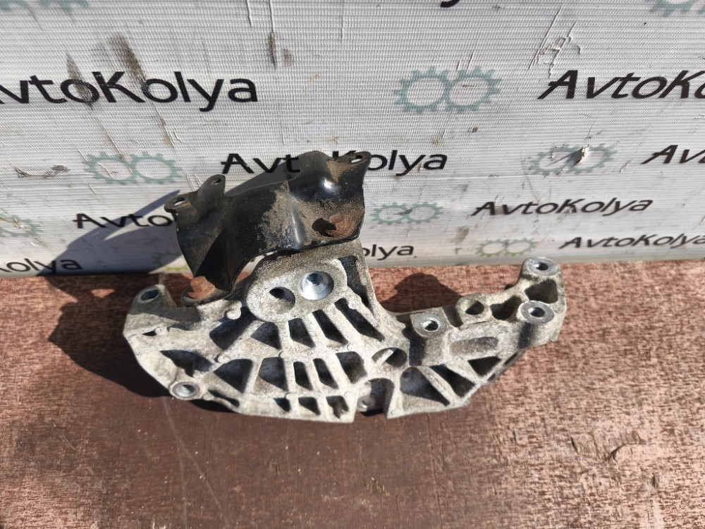 Кронштейн двигателя правый Nissan Primastar 2.0 dci 2007-2013 (8200741758) Ковель - зображення 3