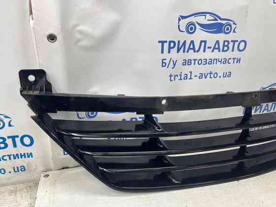 Решетка бампера центральная Hyundai IX35 LM 1.7 DIESEL D4FD 2009 (б/у) Киев