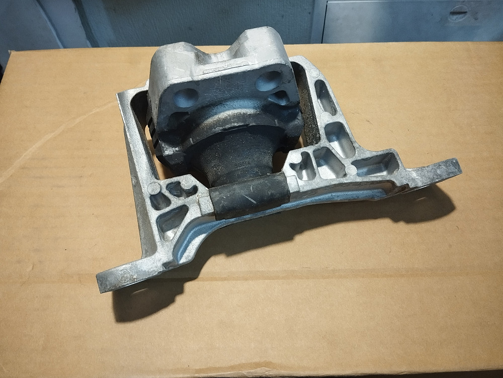 Подушка двигателя правая MAZDA 3/5 Днепр - изображение 2