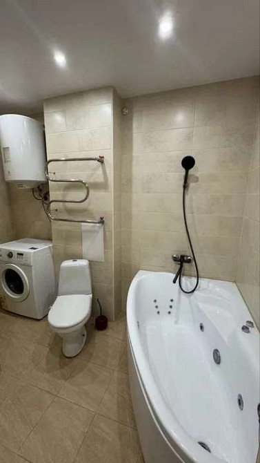 Продается 3_х ком квартира на БЕРЕЗНЯКАХ, ул. Юрия Шумского, 10 Київ - зображення 2