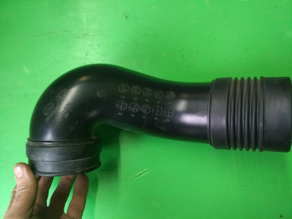Патрубок повітрозабірника верхній 28210-2E100 Hyundai Tucson оригінал Винница - изображение 3