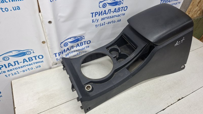 Подлокотник SsangYong Actyon 2005-2010 7790032010LAM (Арт. 75295) Киев - изображение 1