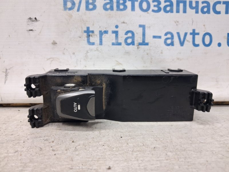 Кнопка стеклоподъемника Hyundai Santa fe DM 2.2 DIESEL D4HB 2012 (б/у) Киев - изображение 1