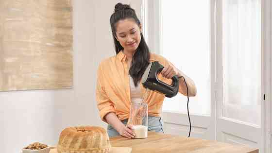 Миксер ручной Bosch HM 2110 BK 500 Вт черный Киев