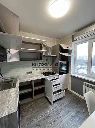 Продаж 2-х кімнатної роздільної ,м.Харківська Киев