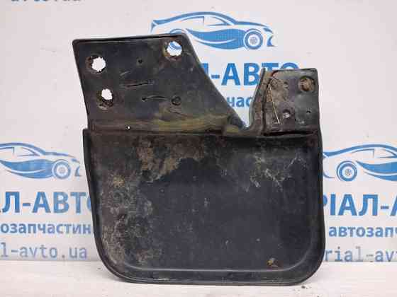 Брызговик передний Mitsubishi Pajero Sport K9 2.5 DIESEL 4D56 1996 прав. (б/у) Київ