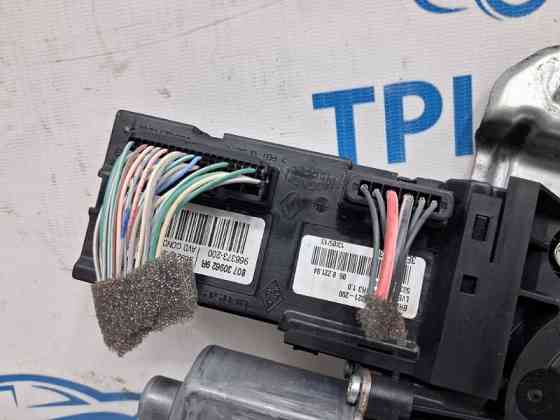 Стеклоподъемник передний правый Renault Megane 2008-2016 807203154R (Арт. 73184) Киев