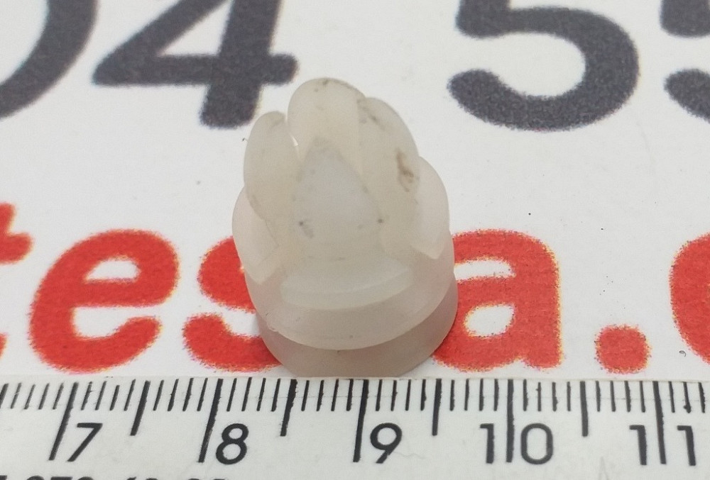 Клипса пластиковая белая 10X2.5 Tesla model 3 1092696-00-B Київ - зображення 2