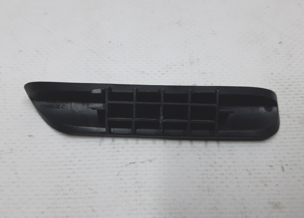 Заглушка карты крышки багажника правая Tesla model 1128969-00-C Київ - зображення 2