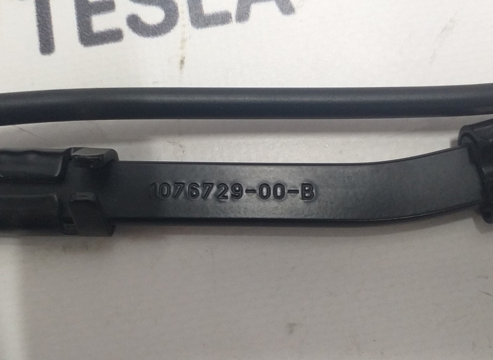 Рычаг стеклоочистителя правый с магистралью и форсункой в сборе Tesla model 3 1076729-00-B Київ - зображення 3