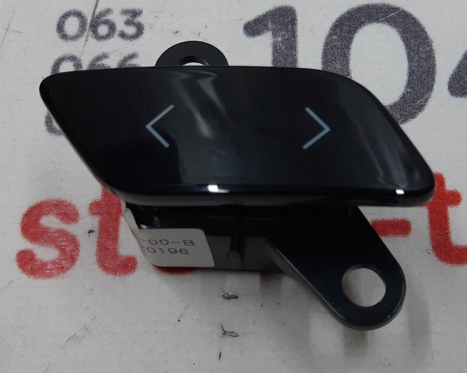 1Кнопка лёгкого входа 2-го 3-го ряда правая глянцевая Tesla model X 1054314-00-B Київ - зображення 1