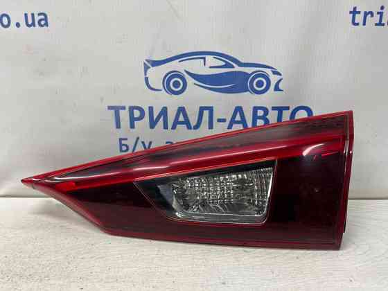 Фонарь задний внутренний правый Mazda 3 BM 2.2 DIESEL 2013 (б/у) Киев