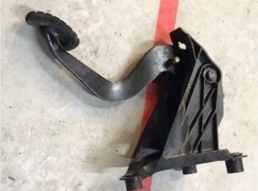 Бу педаль сцепления Renault Laguna 2, 8200002856, 8200725734, 8200517929, 8200019163 Кропивницький - зображення 1