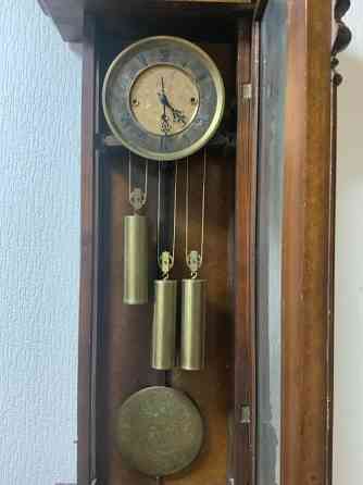 Антикварний настінний годинник з гирями і маятником. Киев