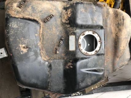 Бу топливный бак Mercedes W168, A1684705301, отсутствует одна шпилька крепления насоса. Кропивницкий - изображение 1