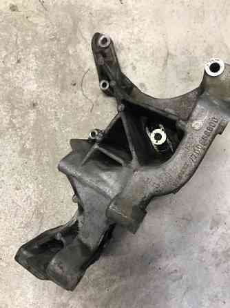 Бу кронштейн генератора Renault Laguna 1, 7700868800 Кропивницький