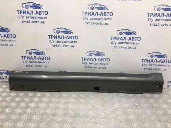 Накладка порога внешняя правая Kia Sorento BL 2.5 DIESEL D4CB 2002 перед. (б/у) Київ