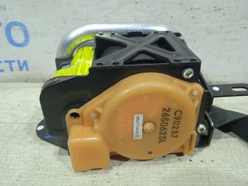 Ремень безопасности передний левый Mitsubishi L200 KB 2.5 ДИЗЕЛЬ 4D56U 2006 (б/у) Київ - зображення 2