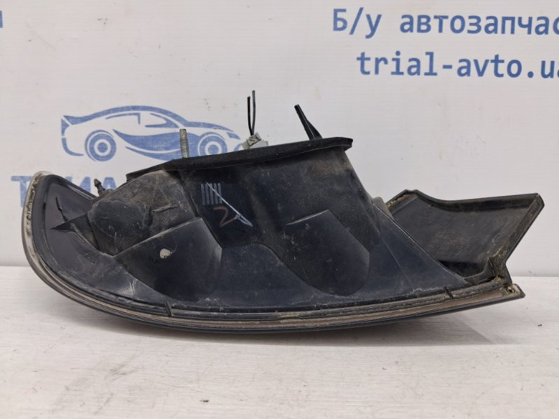 Фонарь задний внешний правый Mazda 3 BK 1.6 БЕНЗИН Z6 2003 (б/у) Киев - изображение 5