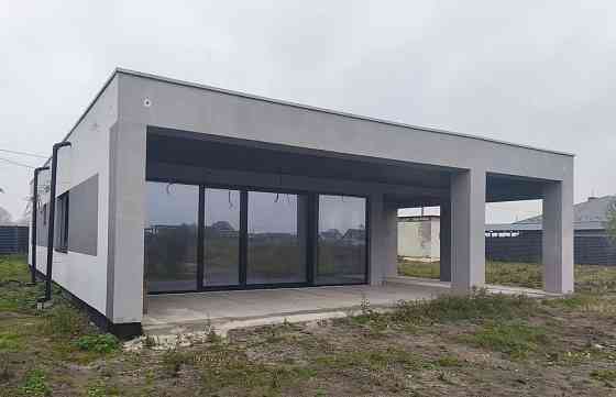 Продам будинок КМ “Міжріччя” на берегу озера. Вышгород