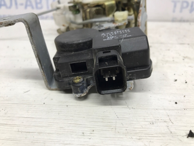 Замок двери задний правый Mitsubishi Pajero Wagon 3 3.2 ДИЗЕЛЬ 4M41 1999 (б/у) Київ - зображення 3