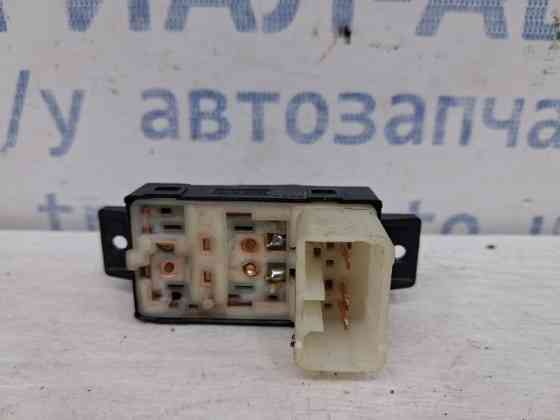 Кнопка стеклоподъемника SsangYong Rexton Y250 2.7 D27DT 2006 (б/у) Киев